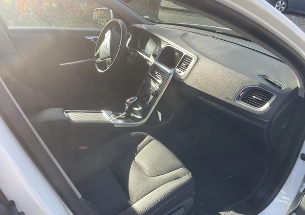 Volvo V60 cena 41000 przebieg: 231000, rok produkcji 2013 z Kraków małe 191
